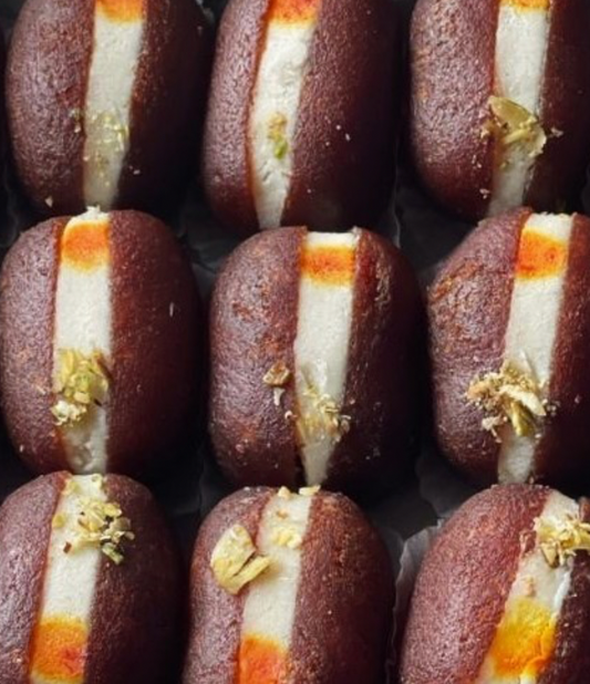 BLACK GULAB JAMUN SANDWICH 2.5KG